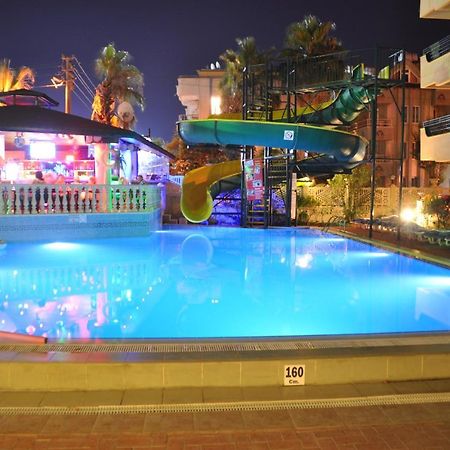 מרמריס Maxwell Holiday Club מראה חיצוני תמונה