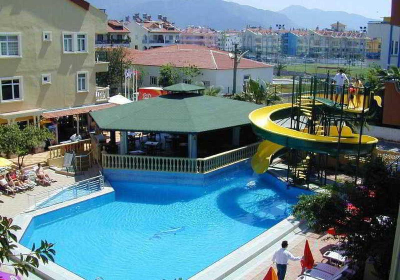 מרמריס Maxwell Holiday Club מראה חיצוני תמונה