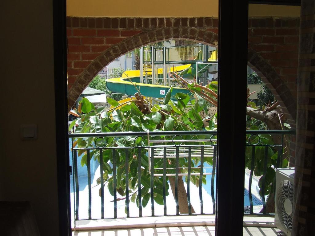 מרמריס Maxwell Holiday Club מראה חיצוני תמונה